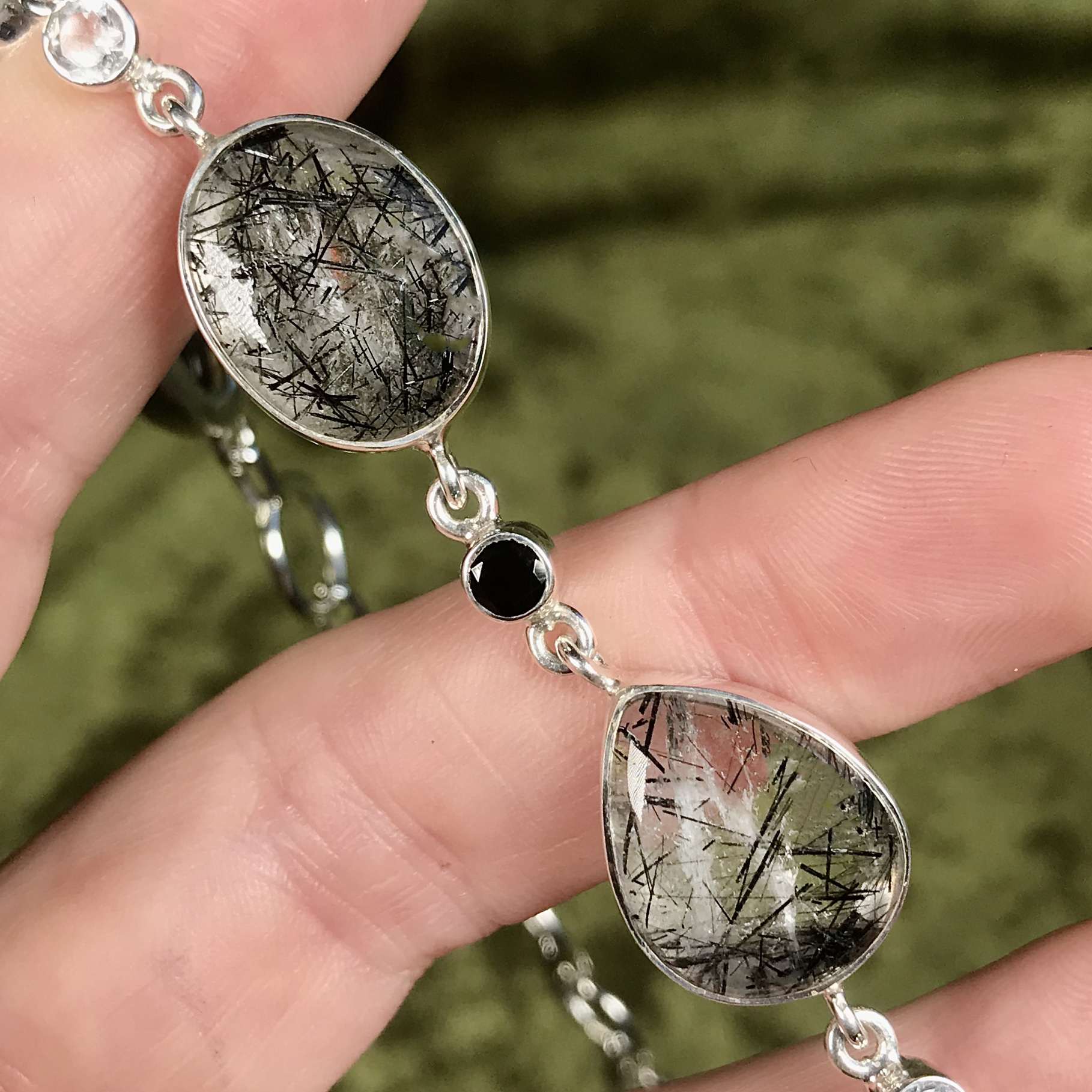 Gemstone Sale: Tourmalinated Quartz and Black Onyx Necklace - Image 2