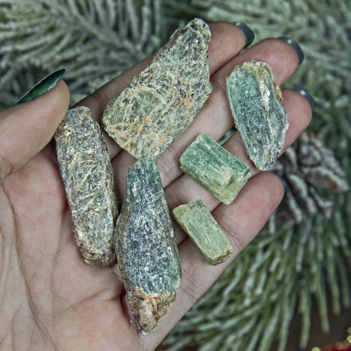 Heart Healing Green Kyanite Blade