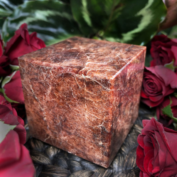 Garnet Protection and Grounding Cube
