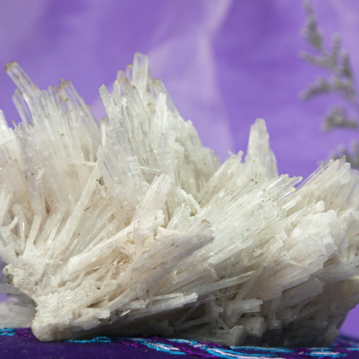 Lineage Healing Scolecite Cluster