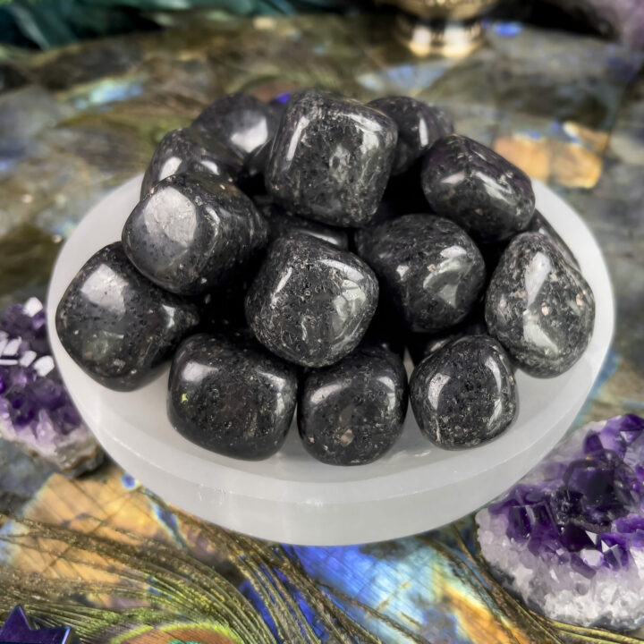 Medium Tumbled Nuummite